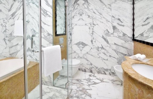 Dubai Apartment | Standard Room Near Hudaiba Public Park By E R