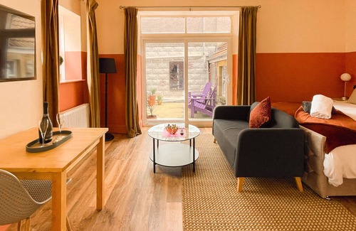 Weston-super-Mare House | Standard Sea View Suite -Timbertop Suites