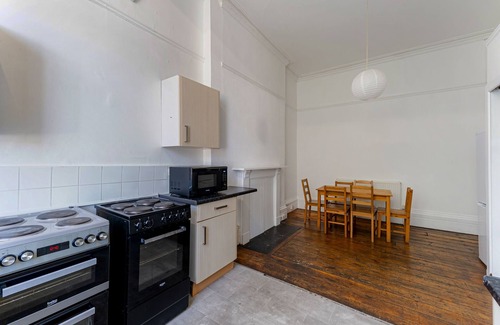 Clifton House | Standard Single Room with Shared Bathroom