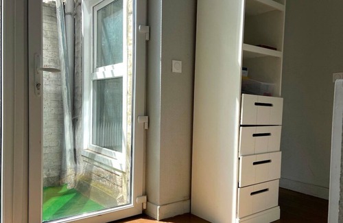 Roubaix House | Standing room 9 private with key downtown