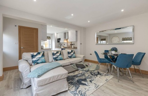 Reading House | Stanley House - 4-Bed, 4-Bath Home