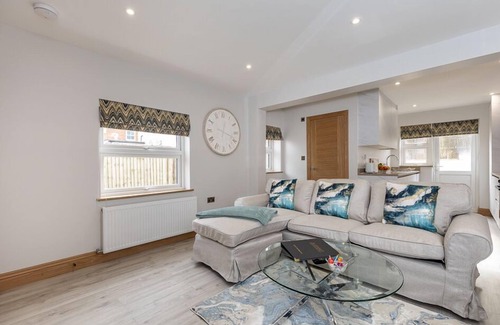 Reading House | Stanley House - 4-Bed, 4-Bath Home