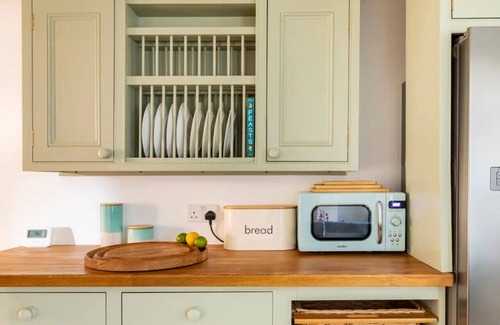 Oxford Apartment | Stanley Road - Gorgeous Modern Flat in Oxford