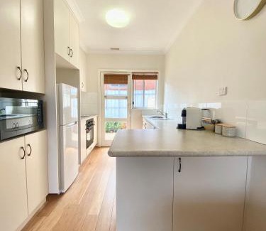 Albury Apartment | Stanley St Villa