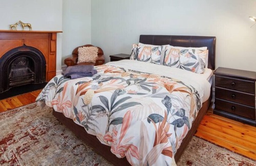 Woodville Park House | Stanley Stay - 3 Bdrms, sleeps 6, parking, wifi