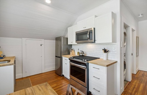 Saint Simons Island Apartment | Stanton Apt C/Historic retreat 1 block to beach