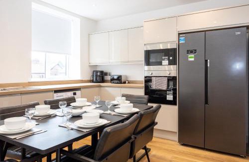 Trafford Apartment | Stanway Apartments- Free Parking