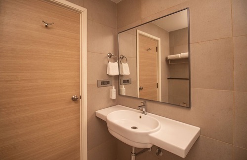 Parthasarathy Puram Hotel | Star City Hotel
