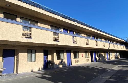 East Side Costa Mesa Hotel | Star Inn Motel