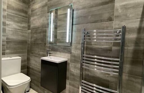 Golders Green Apartment | Star London Finchley Road 3-Bed Retreat