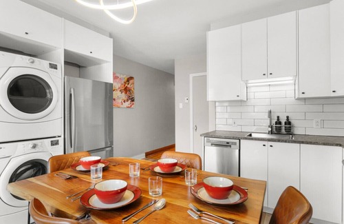 Rosemont-La Petite-Patrie Apartment | Star Pop Art | Chic & vibrant 1 BR FREE PARKING