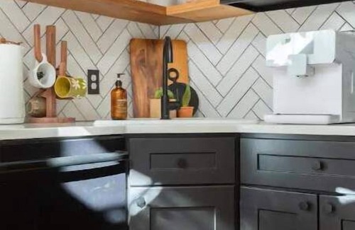 Hendersonville House | Star Sky-Boho Rustic Tiny Home With Hot Tub 20 Minutes From Asheville