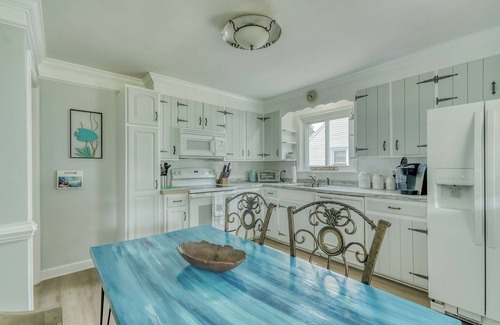 Charlotte House | Starfish House, Charlotte Beach, Rochester, NY