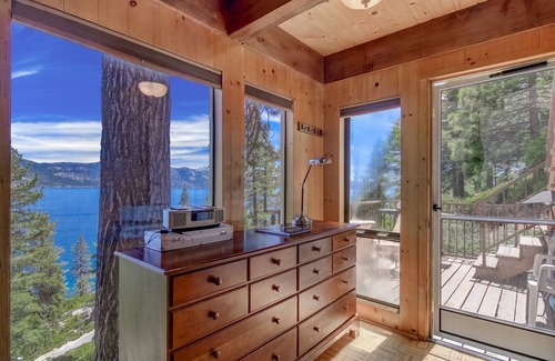Crystal Bay Condo | Stargazer | Lakefront Getaway w/BBQ on Deck & Stunning Views
