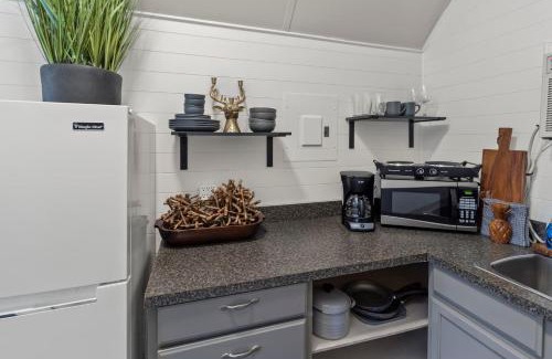 Oil City House | Stargazercaddo Lake Cabin
