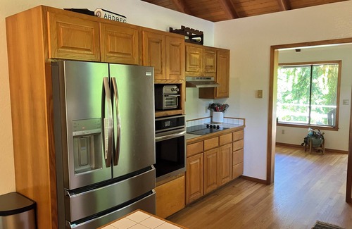 Fall Creek House | Stargazer’s Creekside Retreat on Big Fall Creek