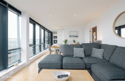 Southampton City Centre Apartment | StarHost Residences - Stunning 2 bedroom apartment in Ocean Village