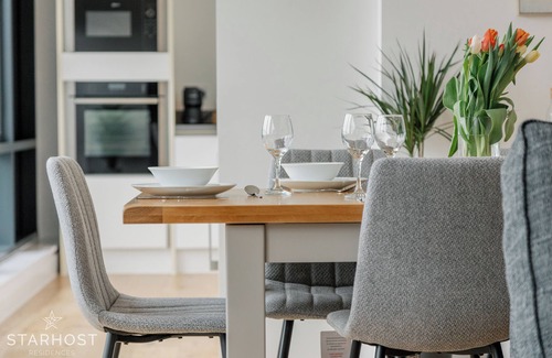 Southampton City Centre Apartment | StarHost Residences - Stunning 2 bedroom apartment in Ocean Village