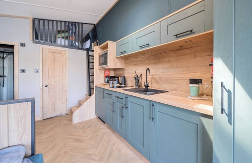 Great Houghton Cottage | STARLIGHT SKYLIGHT - BILLING AQUADROME in Billing Aquadrome Holiday Park