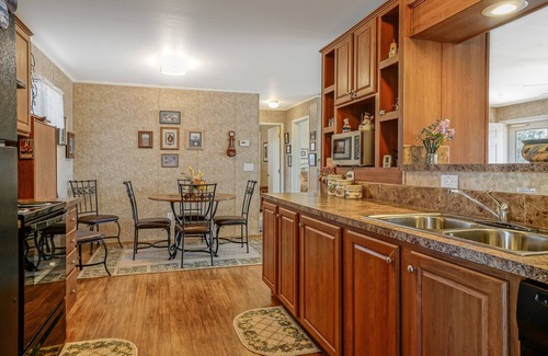 Williams House | Starry Nights | Grand Canyon Getaway | Cozy Home Near Sedona, Williams & Route 66