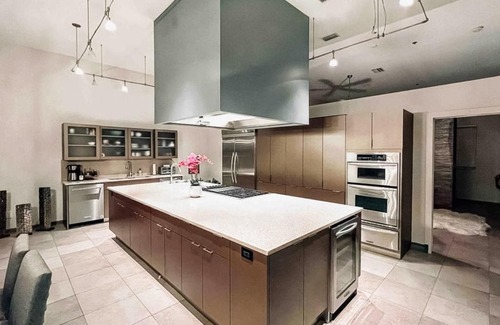 Central Sarasota Apartment | Starry Waters Retreat