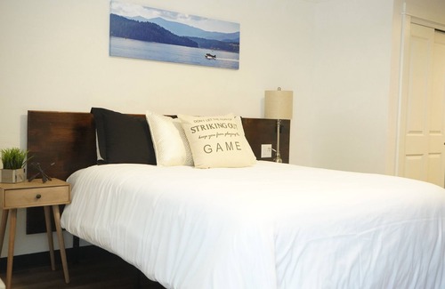 Coeur d'Alene Cabin | State Motel - three