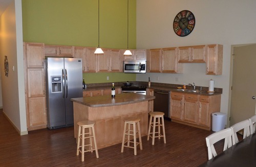 Holland Condo | Staterooms 2N, Waterside View, heated pool, near Holland State Park Beach