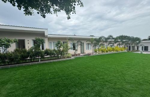 Kanpur Hotel | Status Club Resort