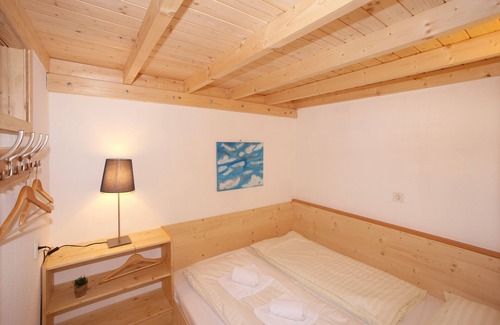 Hochkrimml Apartment | Staudi's ski hut Top9 in hut style directly on the piste Wood-burning stove