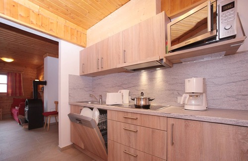 Hochkrimml Apartment | Staudi's ski hut Top11 in hut style directly on the piste Wood-burning stove