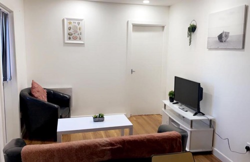 Wakefield Apartment | Stay At Apt4 - Duplex Relocations