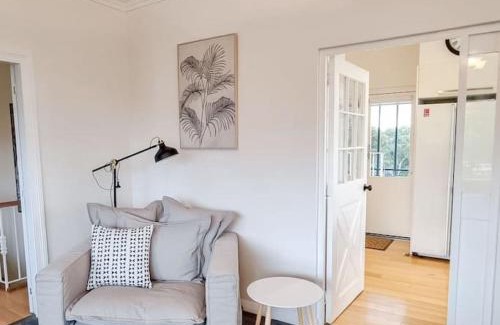 Turvey Park House | Stay at Beauty Point Wagga 5bdr 2bth magical views