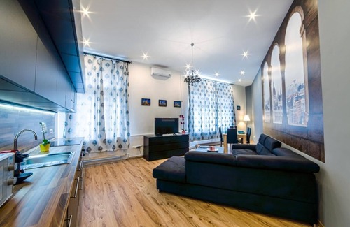 Inner City Budapest Apartment | Stay at Meeting point CITTADELLA VIEW Budapest EYE