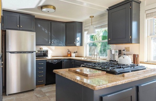 Gloucester House | Stay at Niles Beach S