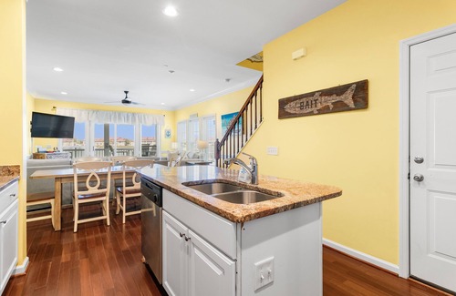 Waters Edge House | Stay at Sail Away - Riverfront Views