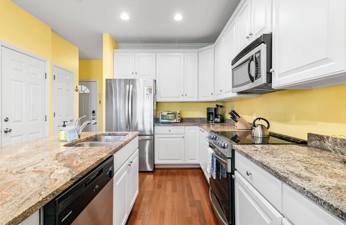 Waters Edge House | Stay at Sail Away - Riverfront Views
