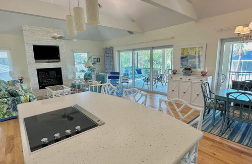Sanibel Condo | Stay at the gorgeous Chez Shells & find seashells! 71 yards to beach - heated...