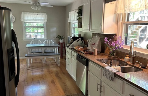 Yankton House | Stay at the Lakehouse! Spacious 5-bedroom home in charming Yankton.