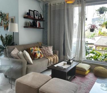 Khattalwada Apartment | Stay-by-the-bay, 2bed garden apt with lounge bdrm