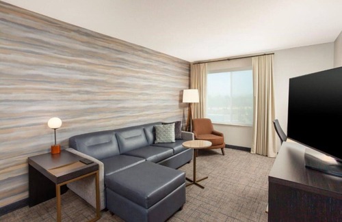 Livermore House | Stay focused and productive when it's essential.