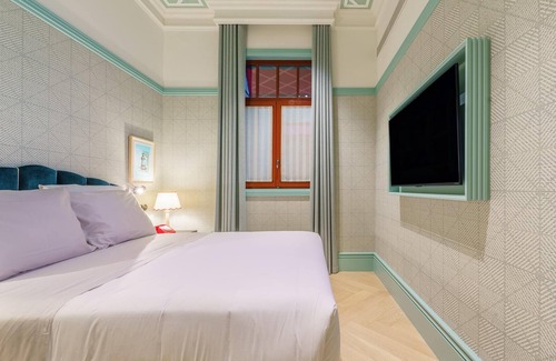 Centro / Baixa Hotel | Stay in the Heart of Porto's Business and Financial Center! W/Onsite Pool!