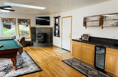 Crescent City House | Stay in your own Redwood Wonderland