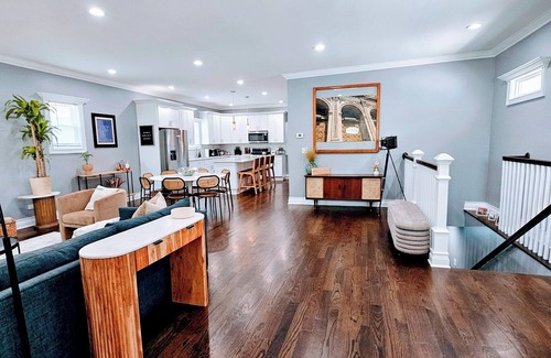 South Shore House | Stay Inn South Shore- Pool Table, Arcade, Sleeps 10, Pet Friendly