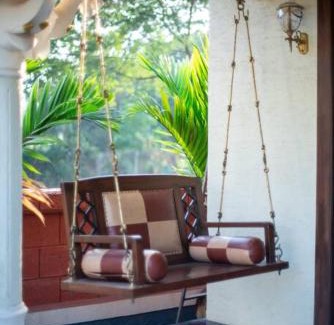 Chendhare Villa | Stay Leisurely Clair De Lune 2BHK pvt jacuzzi, Alibaug