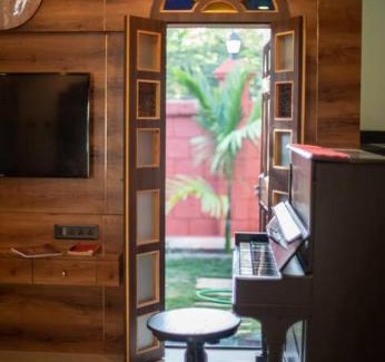 Chendhare Villa | Stay Leisurely Clair De Lune 2BHK pvt jacuzzi, Alibaug