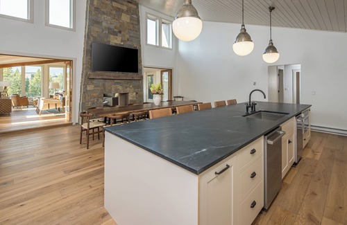 Big Sky House | Stay Montana | Vista at Lone Peak! - Sleeps 20