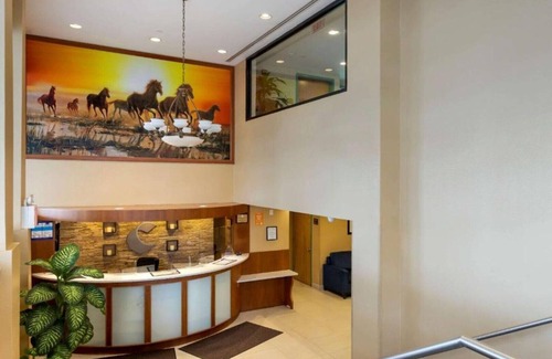 Sheepshead Bay House | Stay near Brooklyn’s famous Coney Island Beach