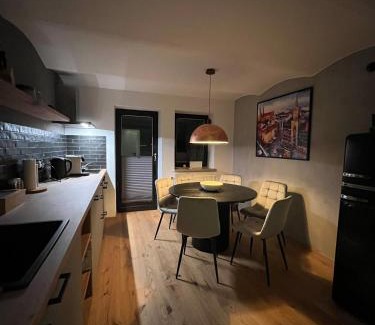 Bad Aibling Apartment | Stay Nice Thermen-Glück 3BR 100qm Whirlpool-Badewanne