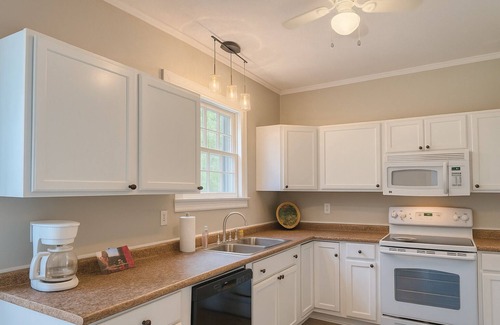 Meridian House | Stay on Magnolia Hill 3BR Cottage in Meridian, Mississippi with Southern Charm