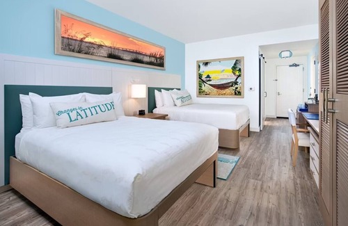 Fort Myers Beach Resort | Stay on the Beach w/Outdoor Pool Access + Firepits & Dining